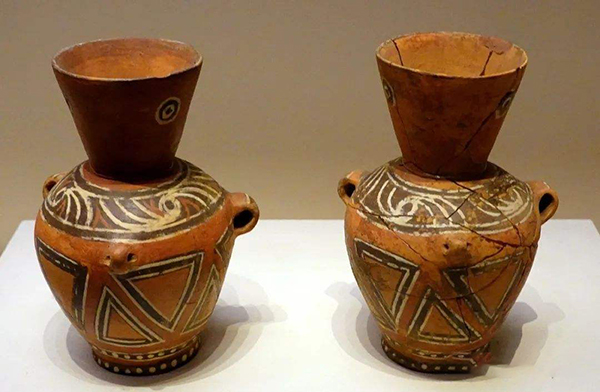 彩陶背壶，大汶口文化
