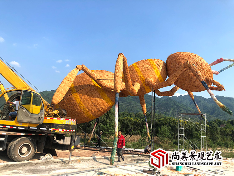 重庆隆平五彩田园蚂蚁草雕及金属雕塑制作